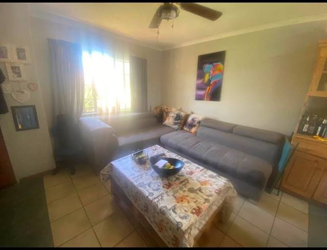 2 BEDROOM HOUSE FOR SALE IN MINERALIA